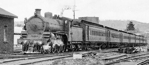 Ararat train arriving 1928