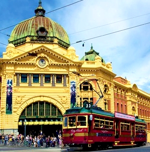 Melbourne tram in front of Flinders station