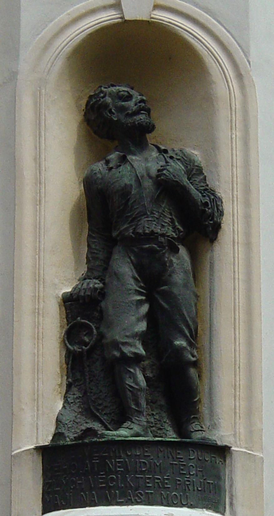 Statue Of Carolo Quarto
