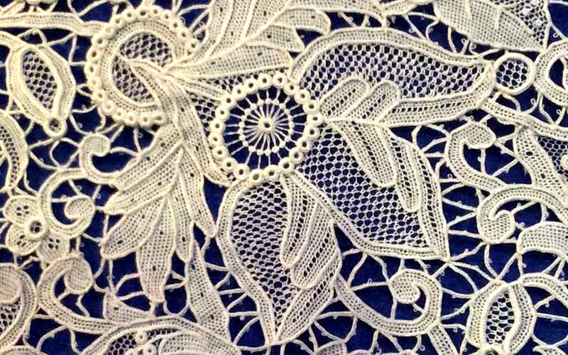 Lace fabric