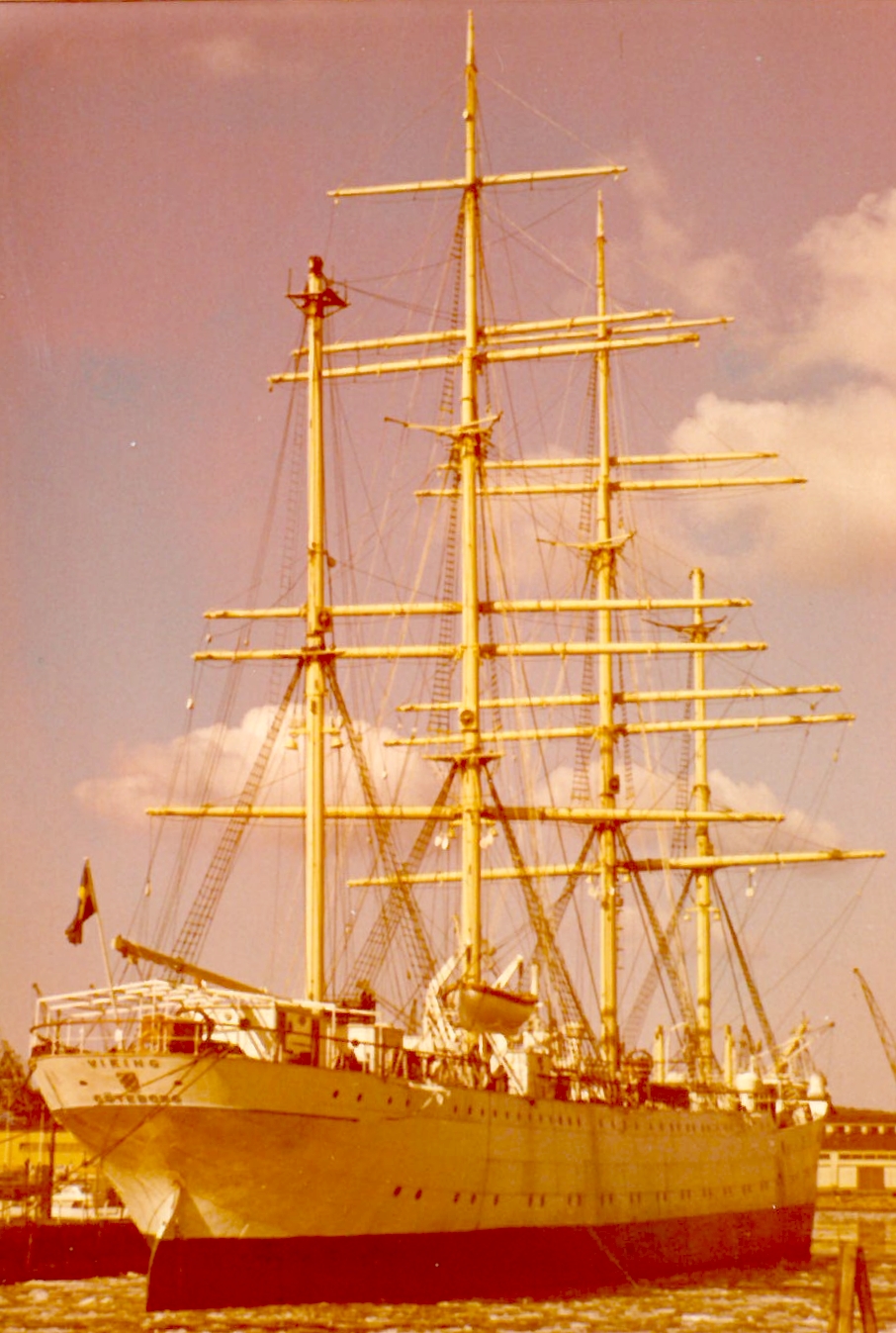 Large sailship
